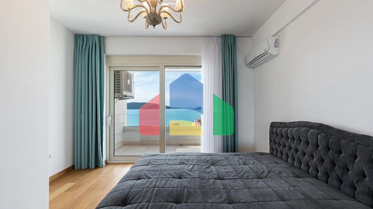 Пентхаус в Рафаиловичи с видом на море