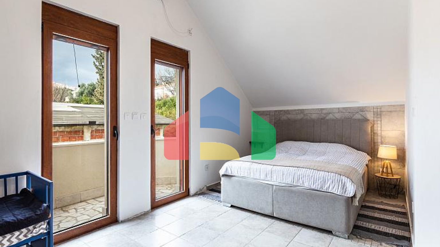 Просторный 3-этажный дом с видом на море в Близикуче