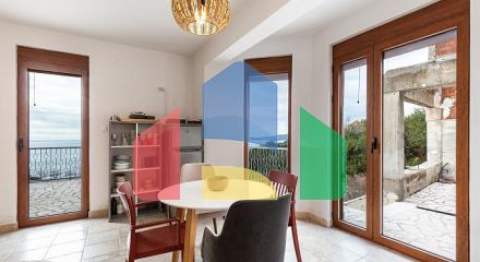 Просторный 3-этажный дом с видом на море в Близикуче