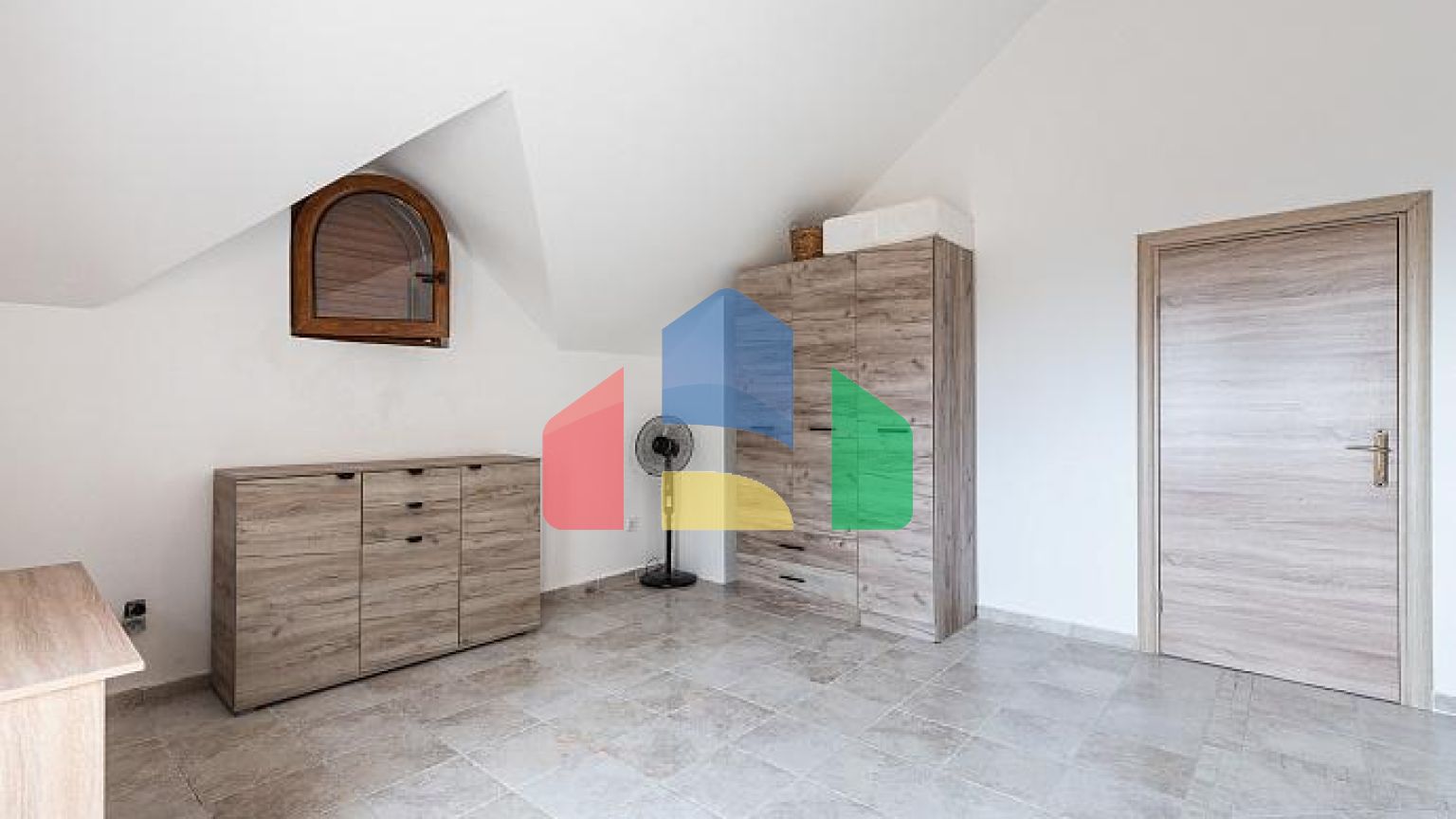 Просторный 3-этажный дом с видом на море в Близикуче