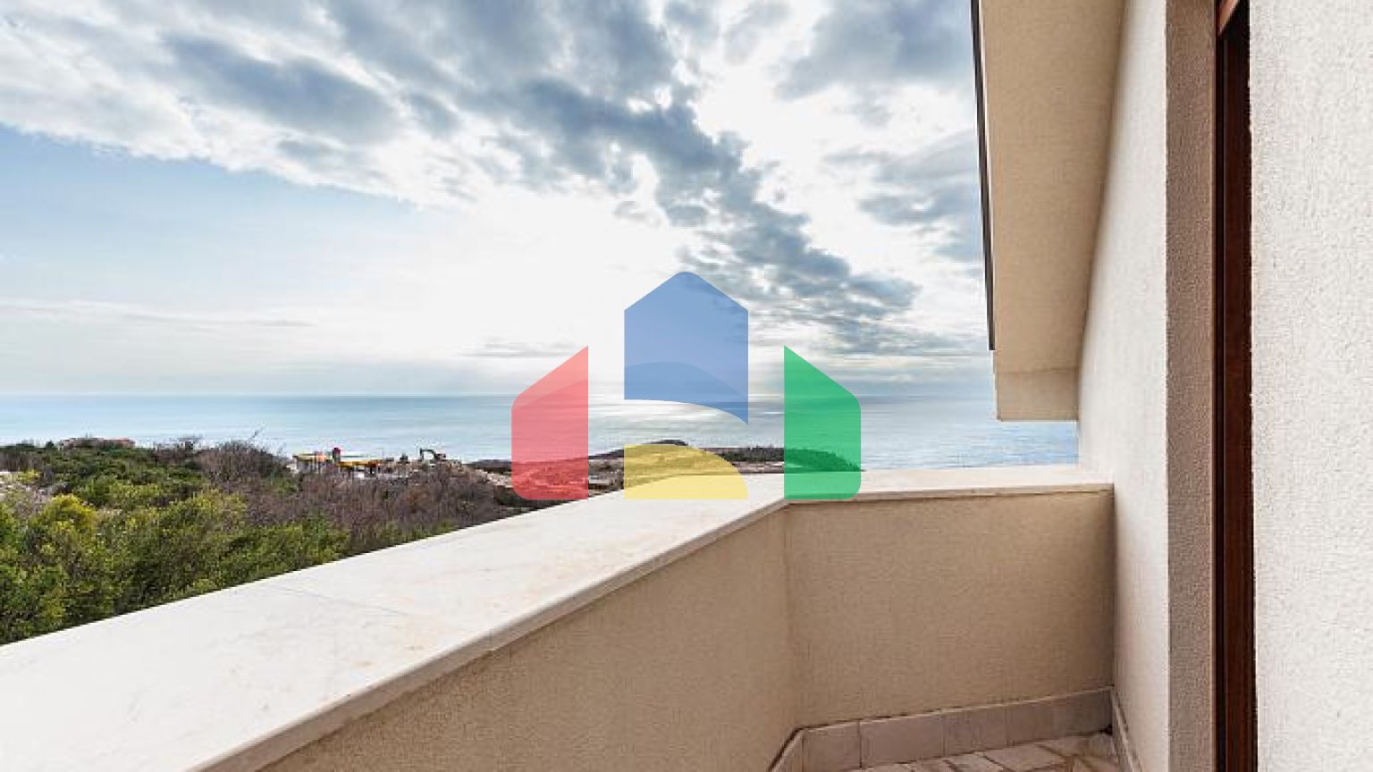 Просторный 3-этажный дом с видом на море в Близикуче