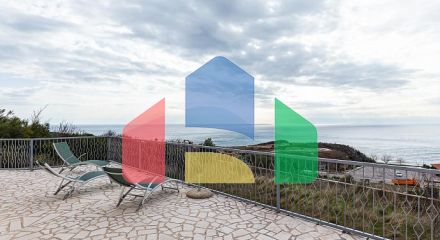 Просторный 3-этажный дом с видом на море в Близикуче