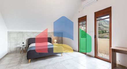 Просторный 3-этажный дом с видом на море в Близикуче