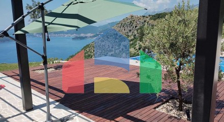 Villa for sale in a luxury complex in Blizikuce
