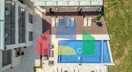 Villa for sale in a luxury complex in Blizikuce