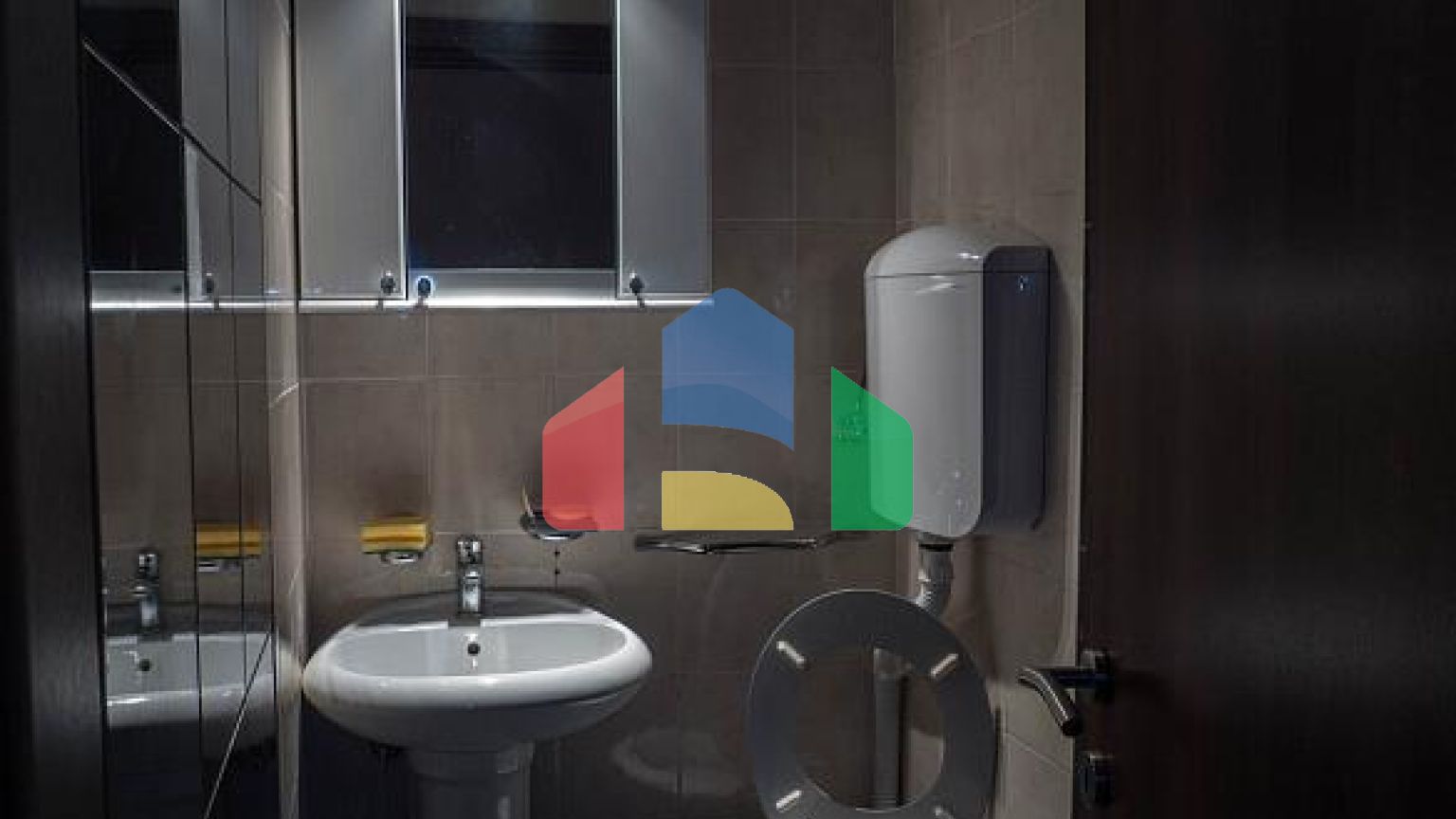 Дом с участком и панорманым видом на Будву