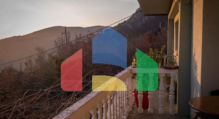 Дом с участком и панорманым видом на Будву Дом с участком и панорманым видом на Будву