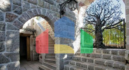 Вилла с бассейном с потрясающим видом в Скочидевойка