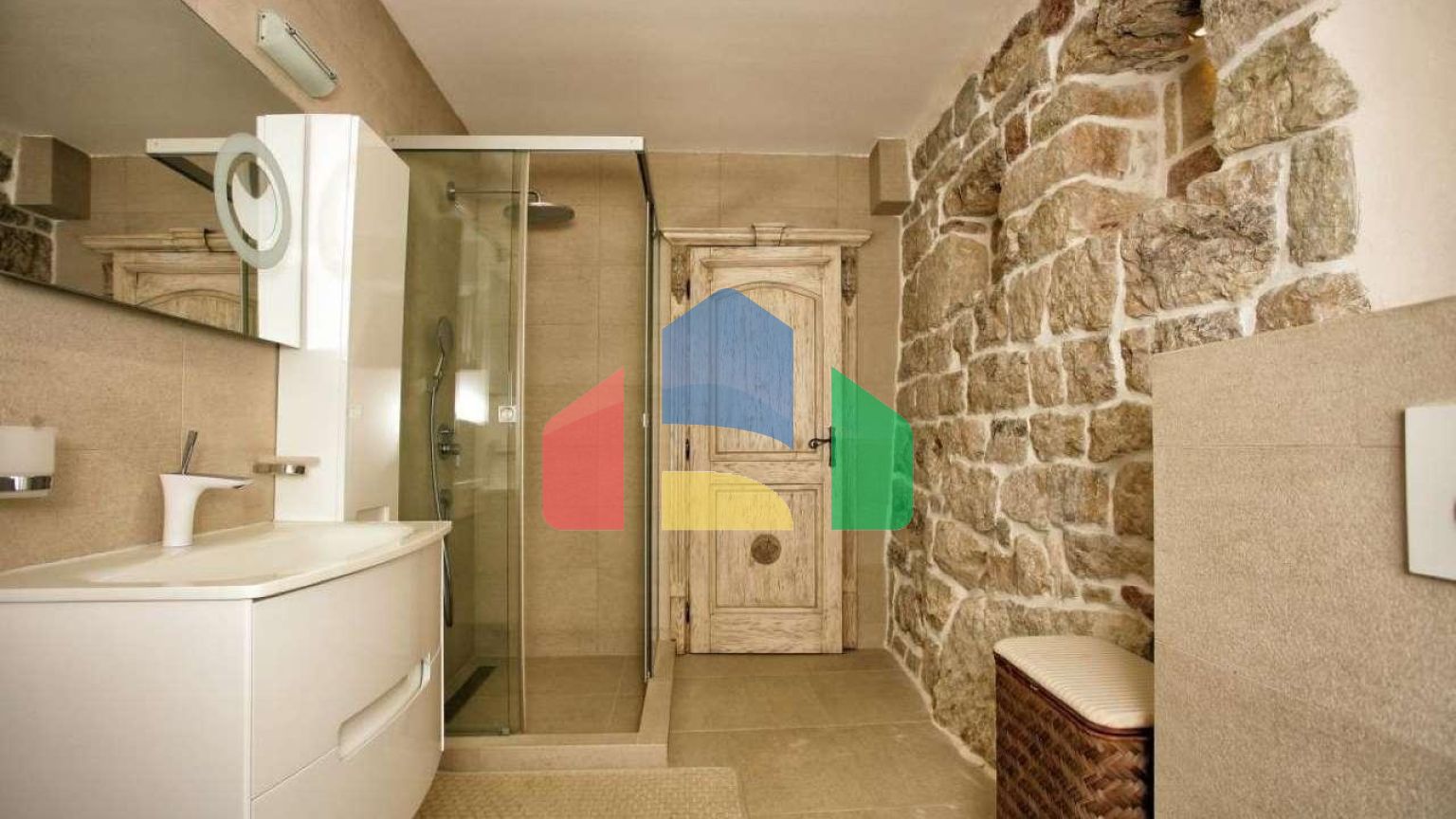 Вилла с бассейном с потрясающим видом в Скочидевойка