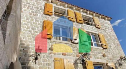 Вилла с бассейном с потрясающим видом в Скочидевойка