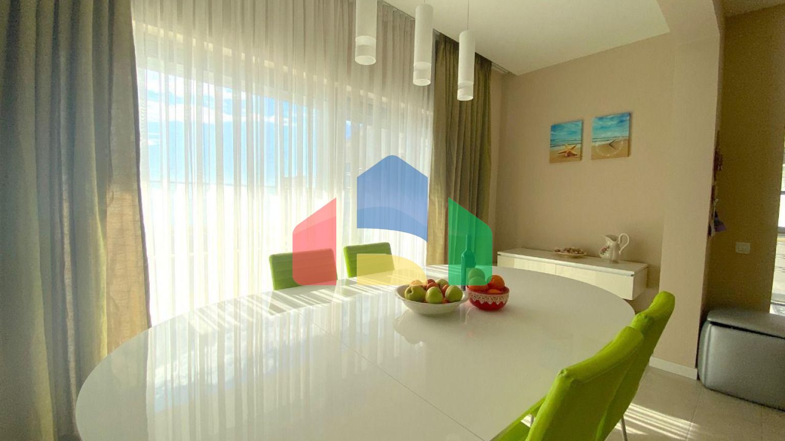 Роскошная вилла с видом на море и бассейном в Близикуче