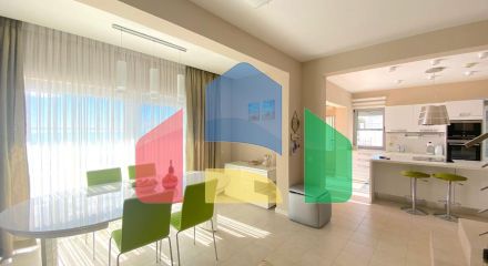 Роскошная вилла с видом на море и бассейном в Близикуче