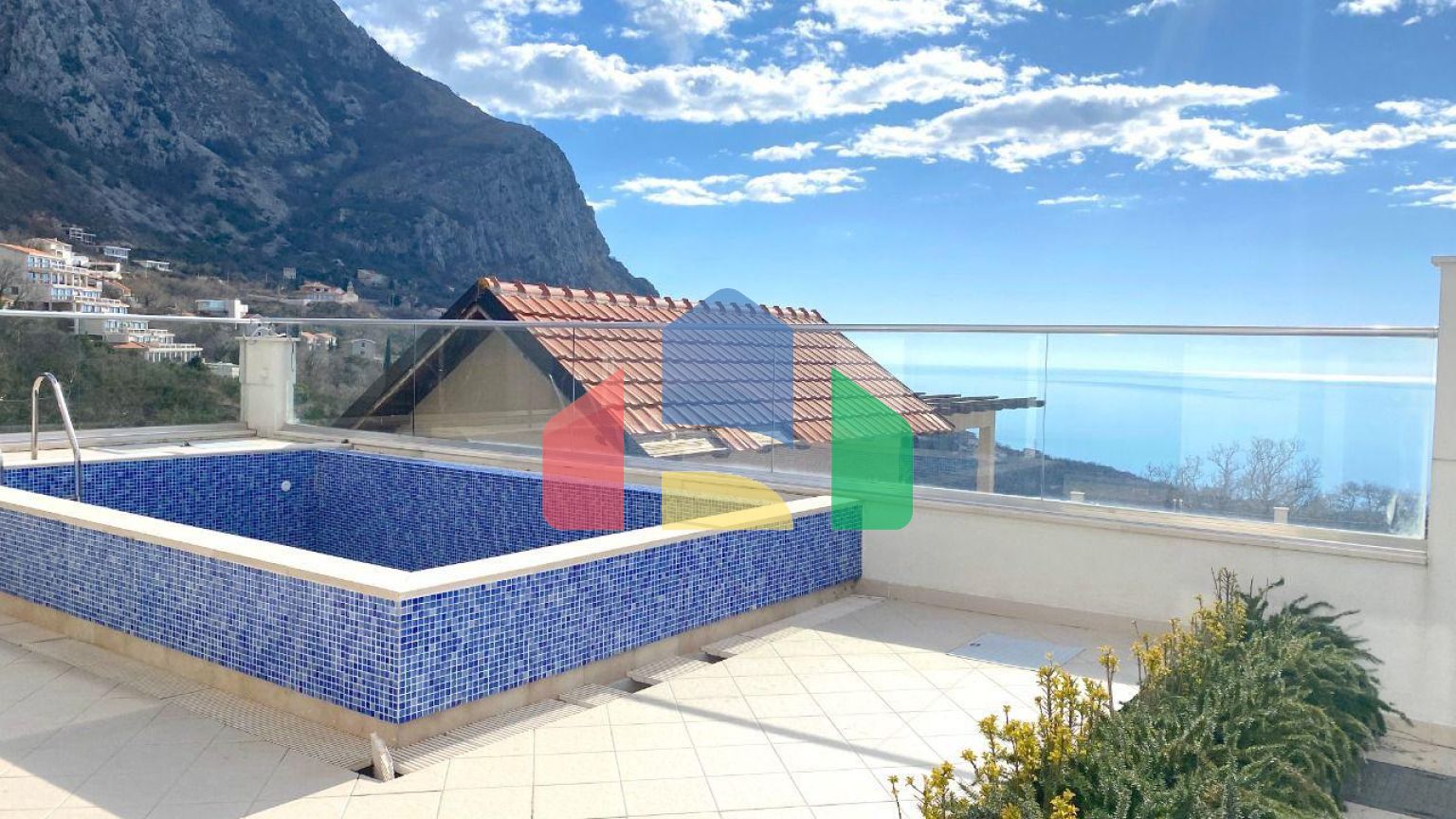 Роскошная вилла с видом на море и бассейном в Близикуче