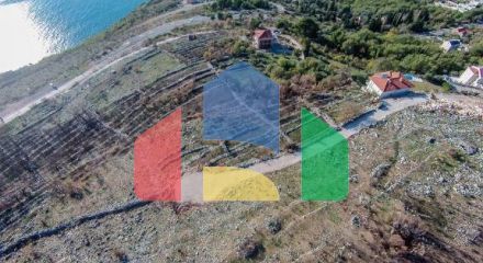 Участок с захватывающим видом на Адриатику в Режевичи