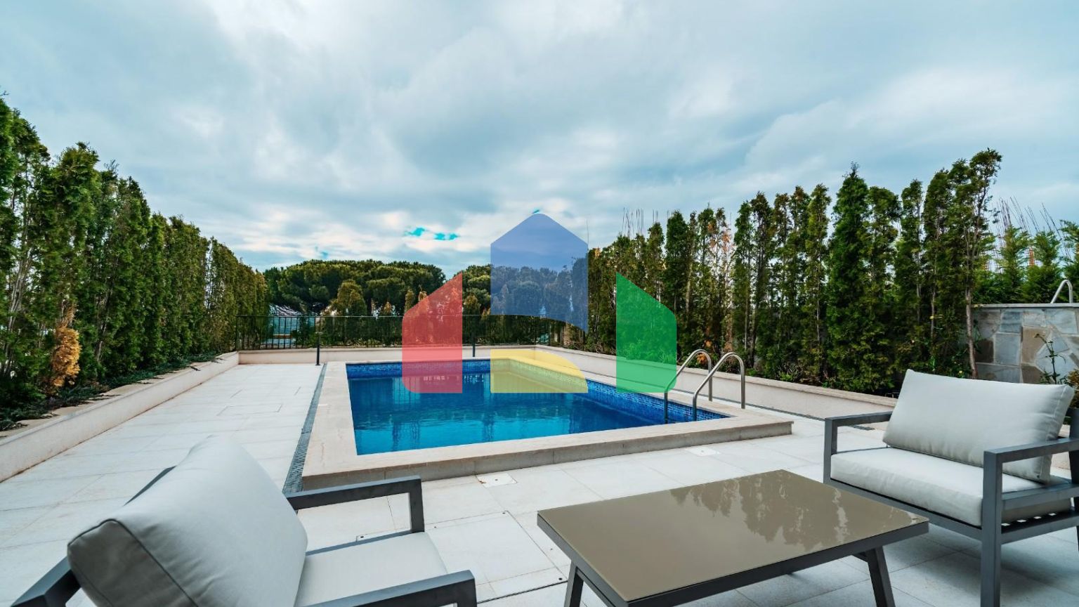 Роскошные таунхаусы с видом на море в закрытой резиденции в Будванской ривьере