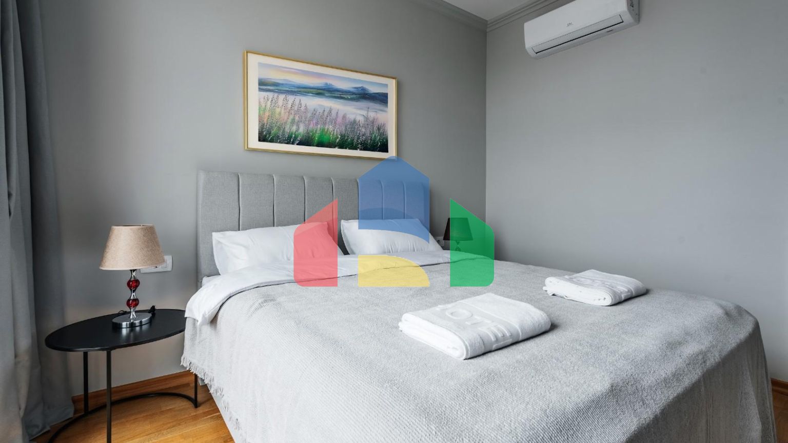 Таунхаус с панорамным видом на море в закрытой резиденции в Будванской ривьере