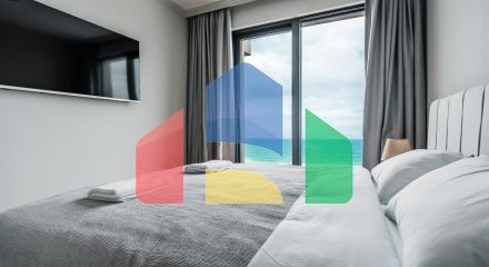 Таунхаус с панорамным видом на море в закрытой резиденции в Будванской ривьере