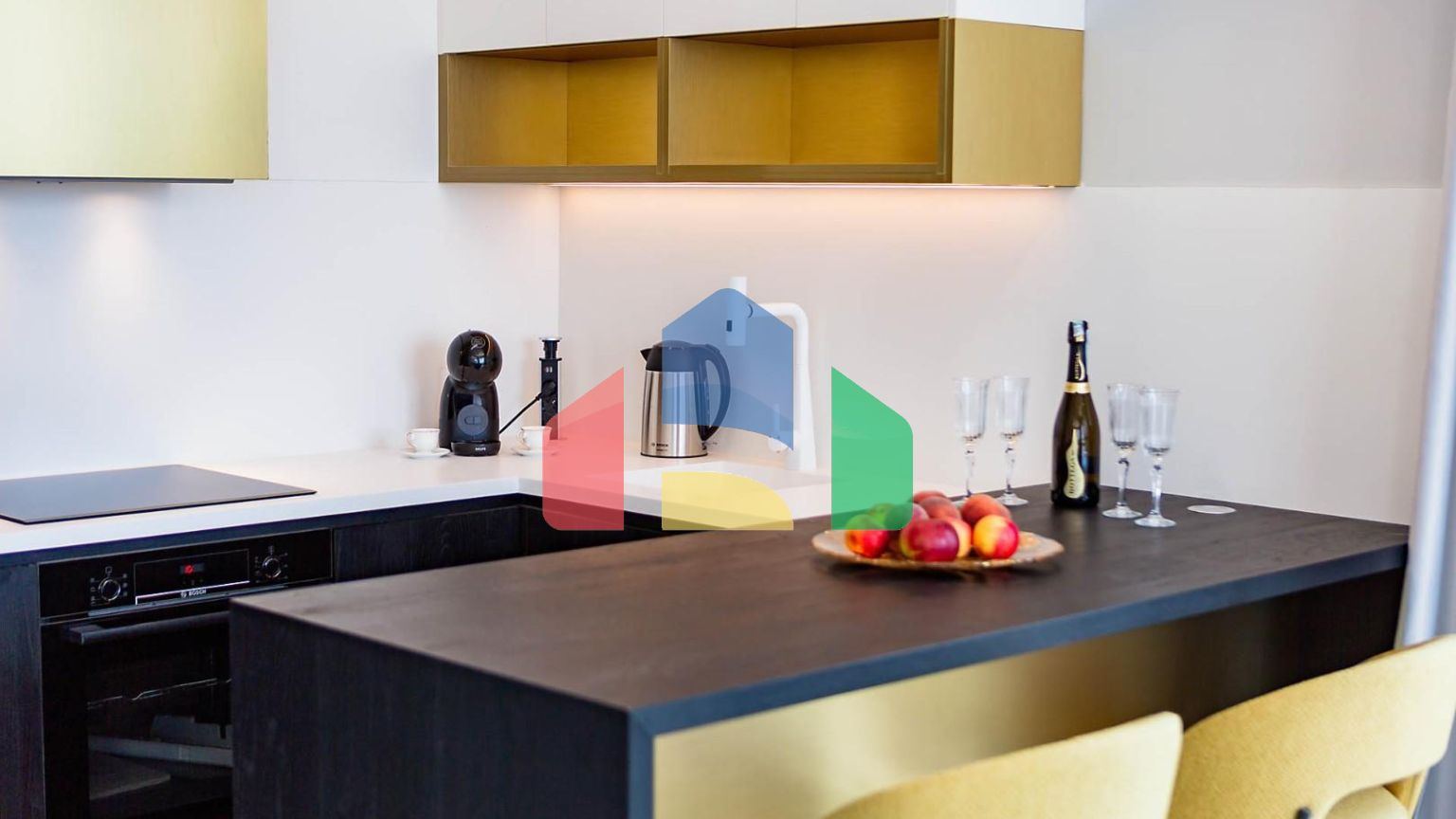 Таунхаус с панорамным видом на Адриатическое море в закрытом комплексе в Будванской ривьере