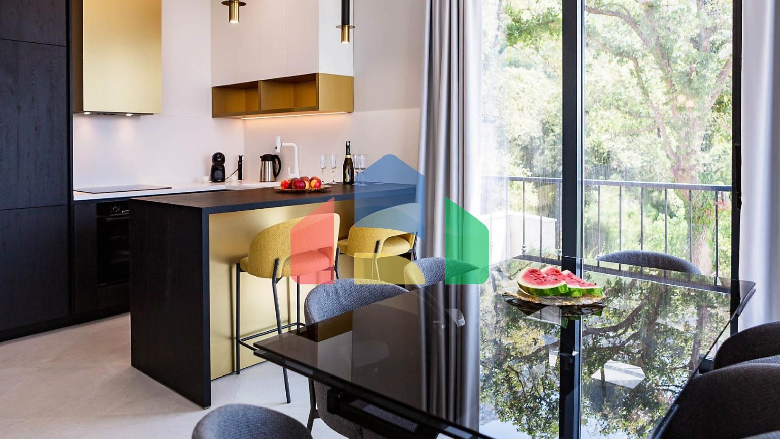 Таунхаус с панорамным видом на Адриатическое море в закрытом комплексе в Будванской ривьере