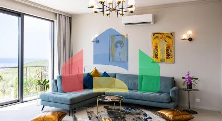 Таунхаус с панорамным видом на Адриатическое море в закрытом комплексе в Будванской ривьере