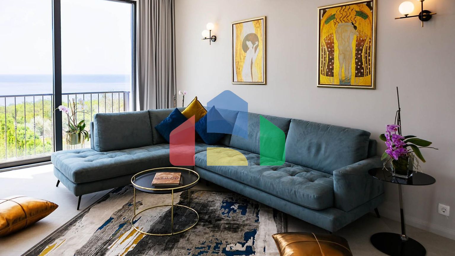 Таунхаус с панорамным видом на Адриатическое море в закрытом комплексе в Будванской ривьере