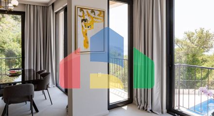 Таунхаус с панорамным видом на Адриатическое море в закрытом комплексе в Будванской ривьере