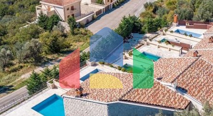 Комплекс из 6 вилл с бассейном с открытым видом на море