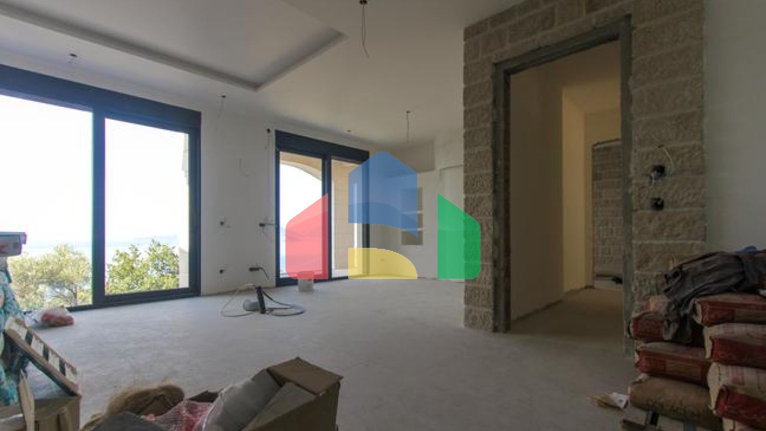 Две великолепные виллы, с изысканным дизайном и непревзойденным видом на сверкающее море.