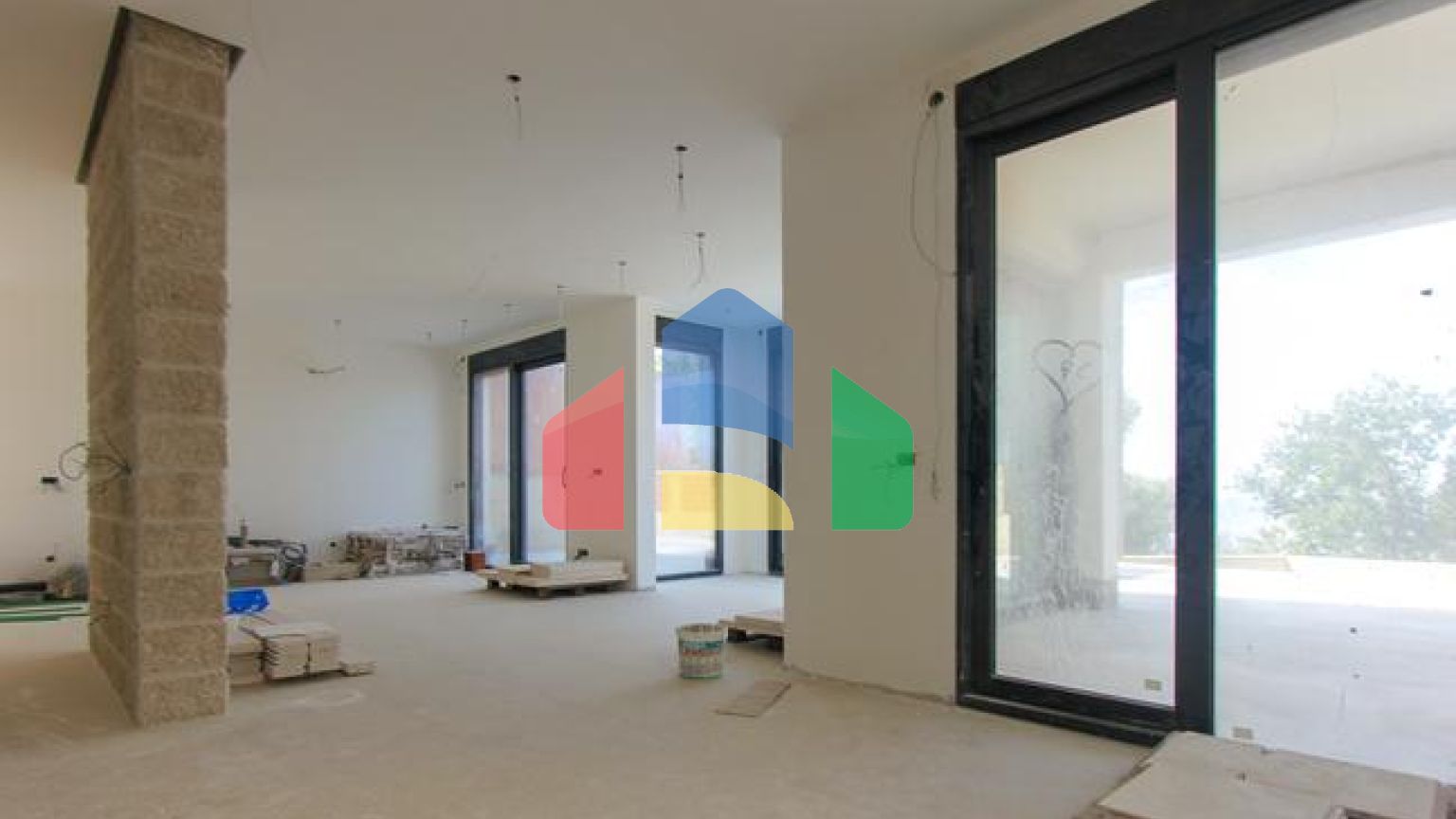 Две великолепные виллы, с изысканным дизайном и непревзойденным видом на сверкающее море.