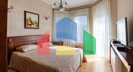 Элегантность и умиротворение в роскошной вилле с панорамным видом на море.