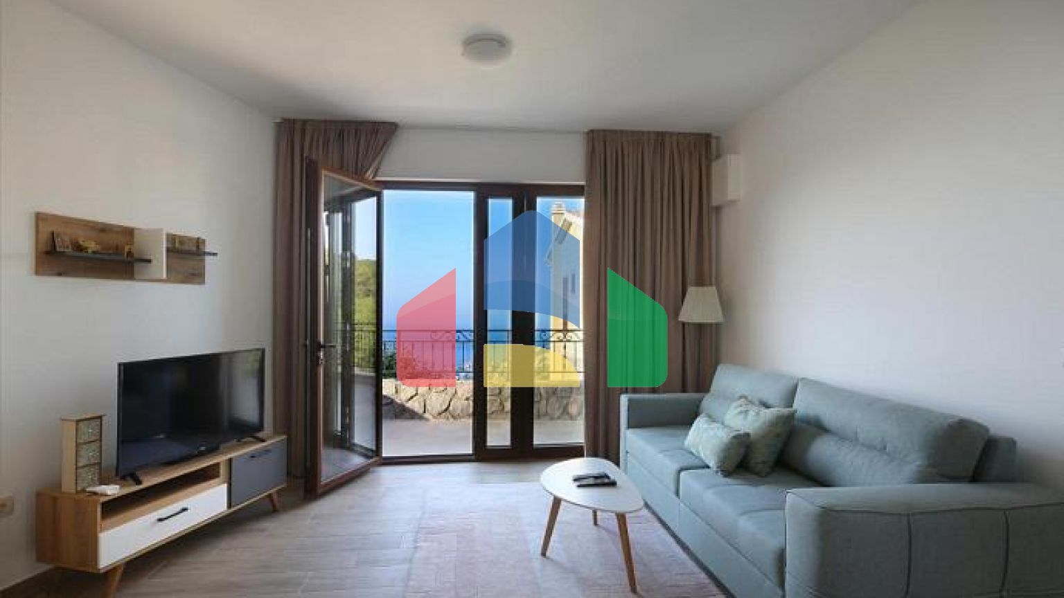 Прекрасная вилла с панорамным видом на море.