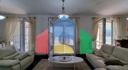 Двухэтажный дом с видом на море недалеко от Будвы