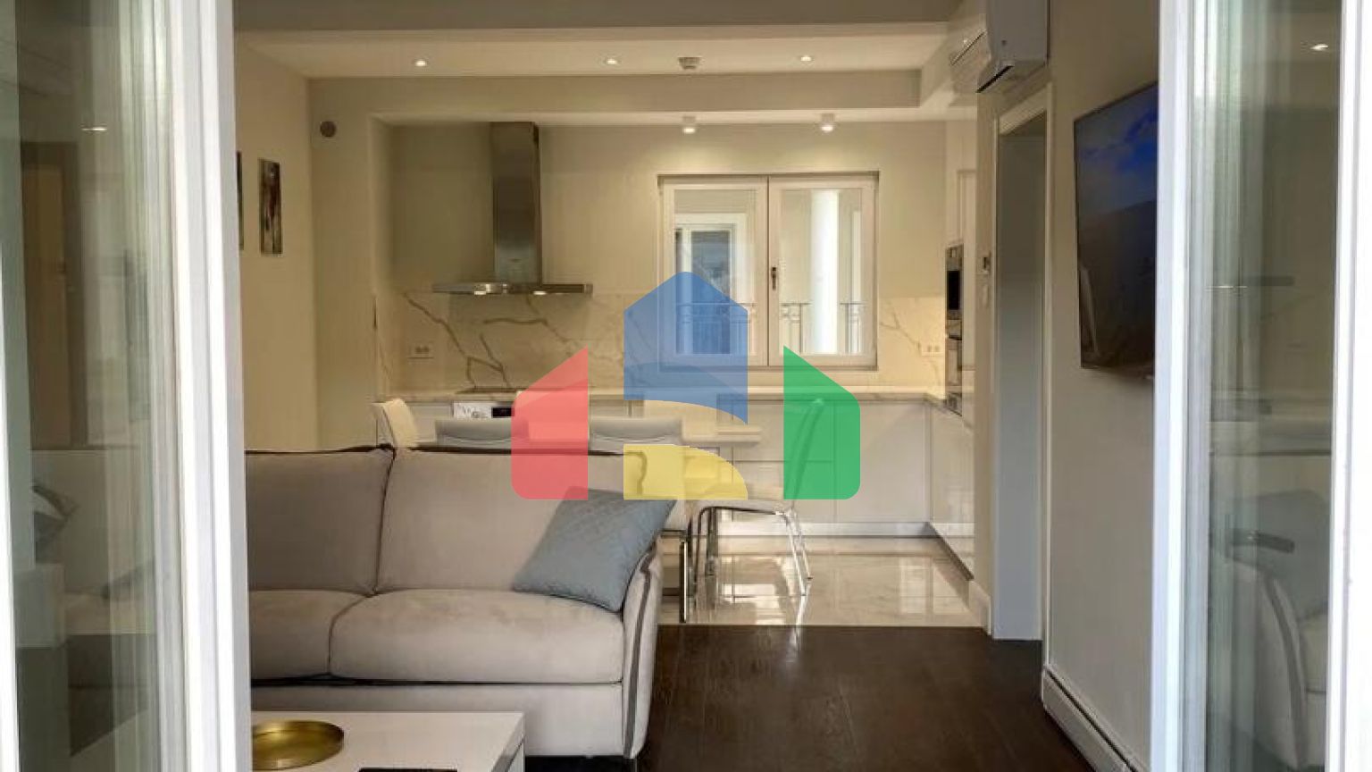 Жилой комплекс вилл в Дженовичи с панорамным видом на море вблизи Porto Novi