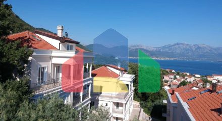 Жилой комплекс вилл в Дженовичи с панорамным видом на море вблизи Porto Novi