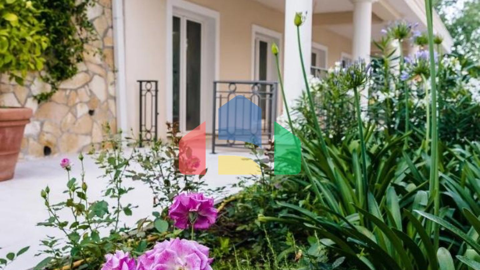 Жилой комплекс вилл в Дженовичи с панорамным видом на море вблизи Porto Novi