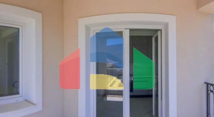 Пентхаус в Дженовичи в 300 метрах от моря с видом на залив