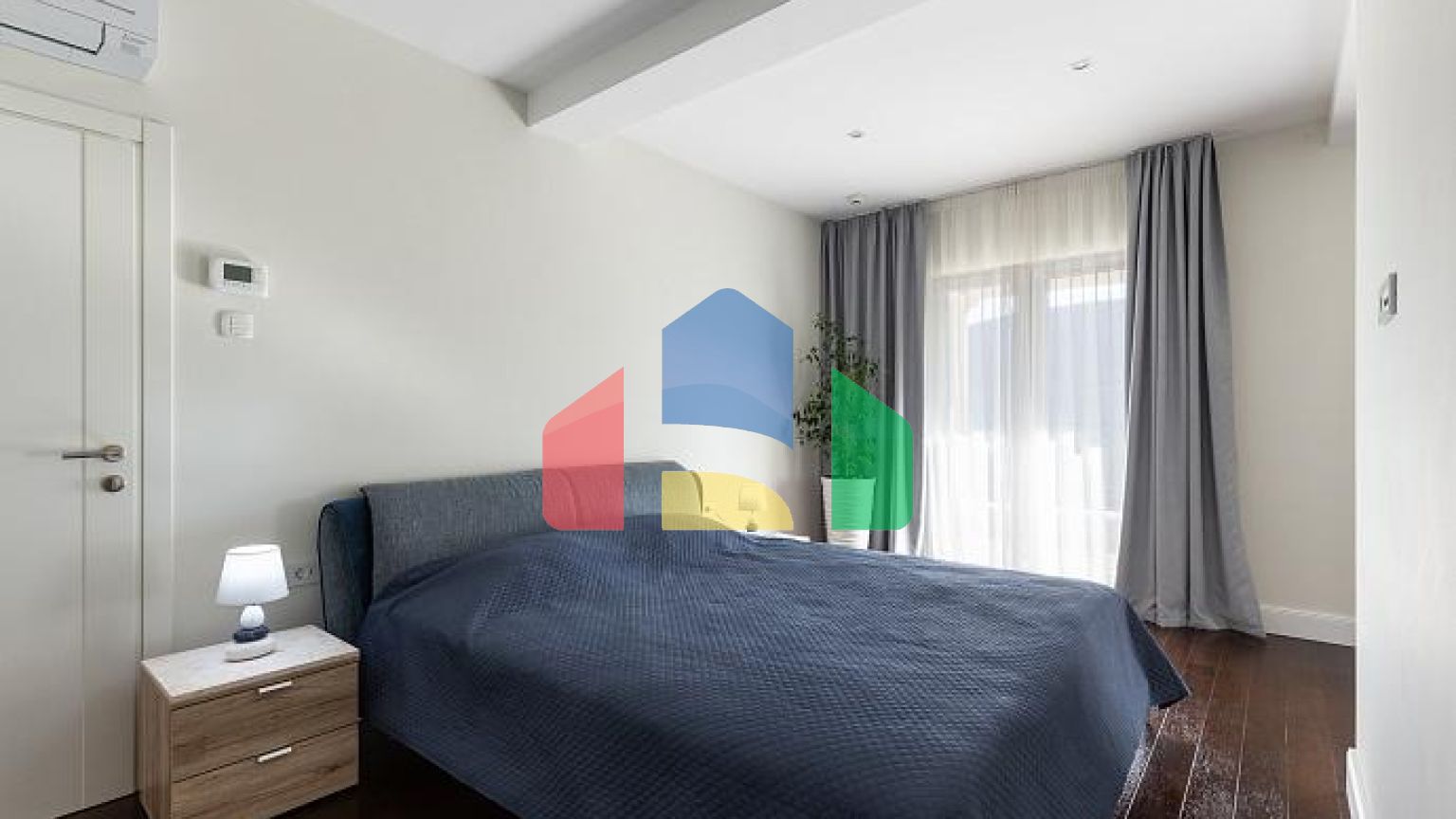 На продажу новые виллы в комплексе с видом на Боко-Которский залив