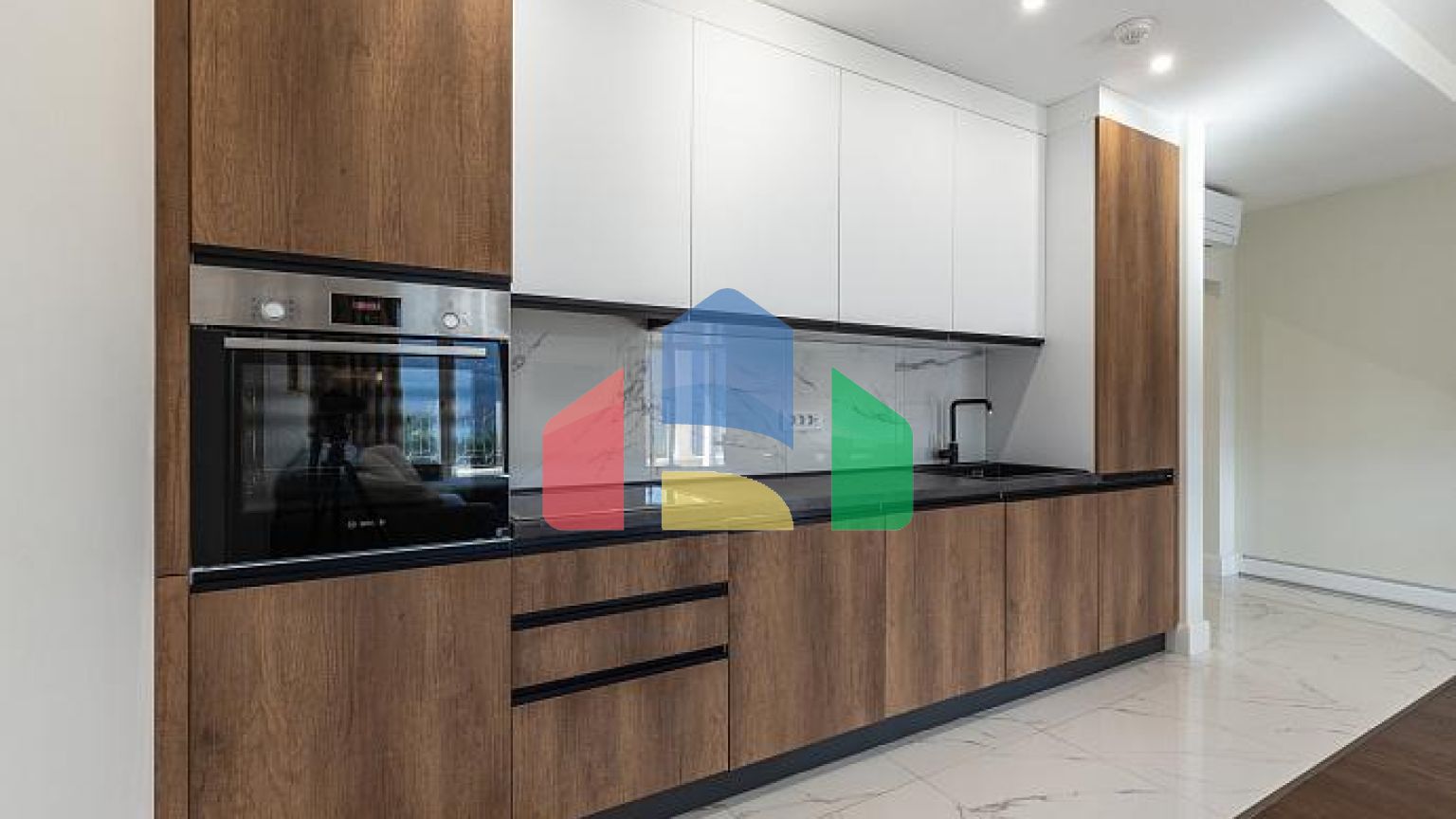 На продажу новые виллы в комплексе с видом на Боко-Которский залив