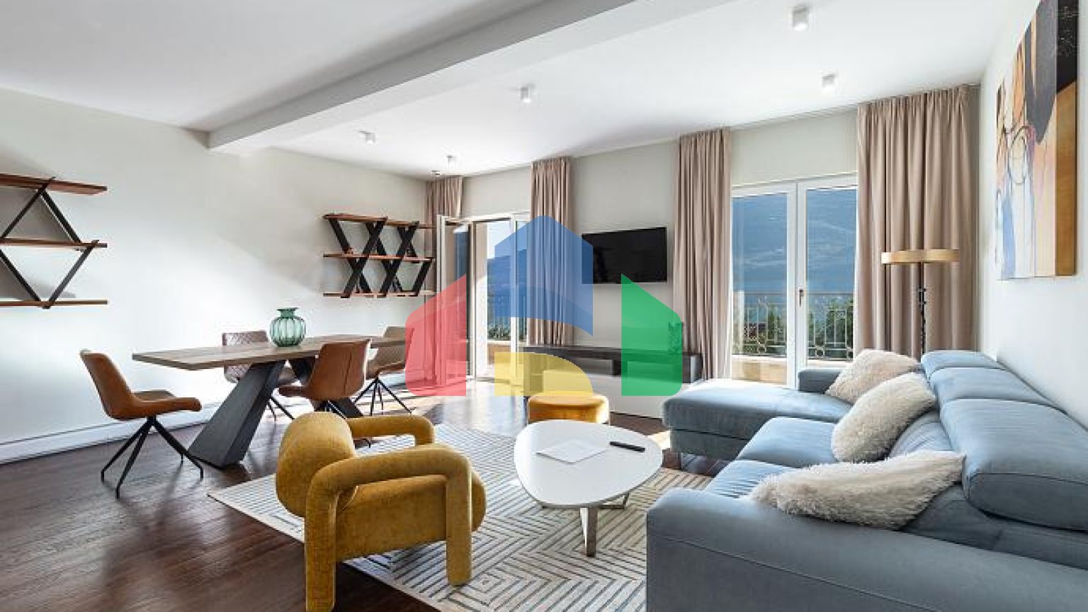 На продажу новые виллы в комплексе с видом на Боко-Которский залив