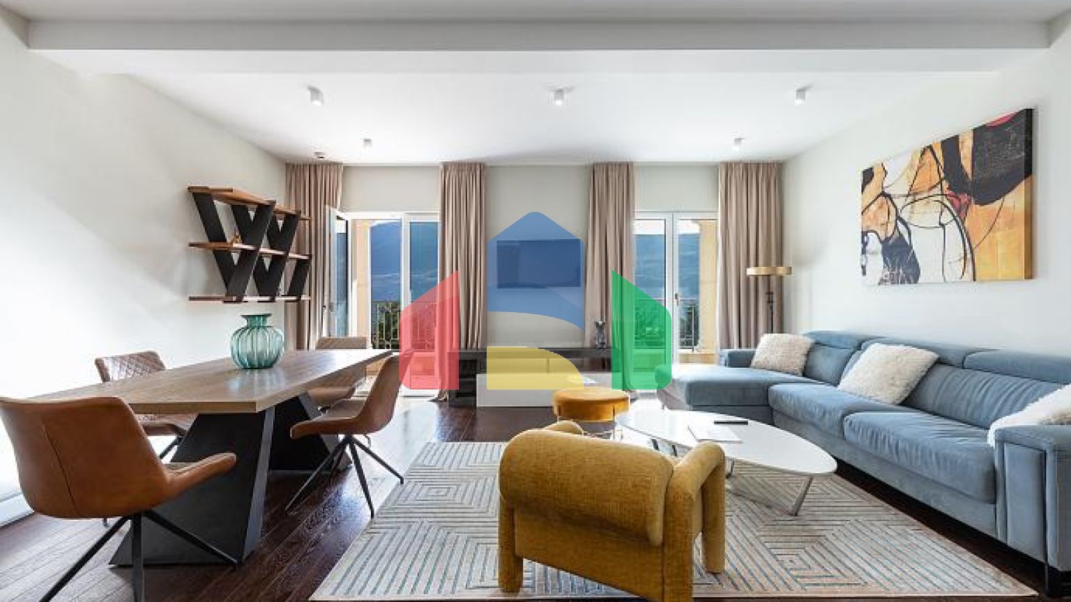 На продажу новые виллы в комплексе с видом на Боко-Которский залив