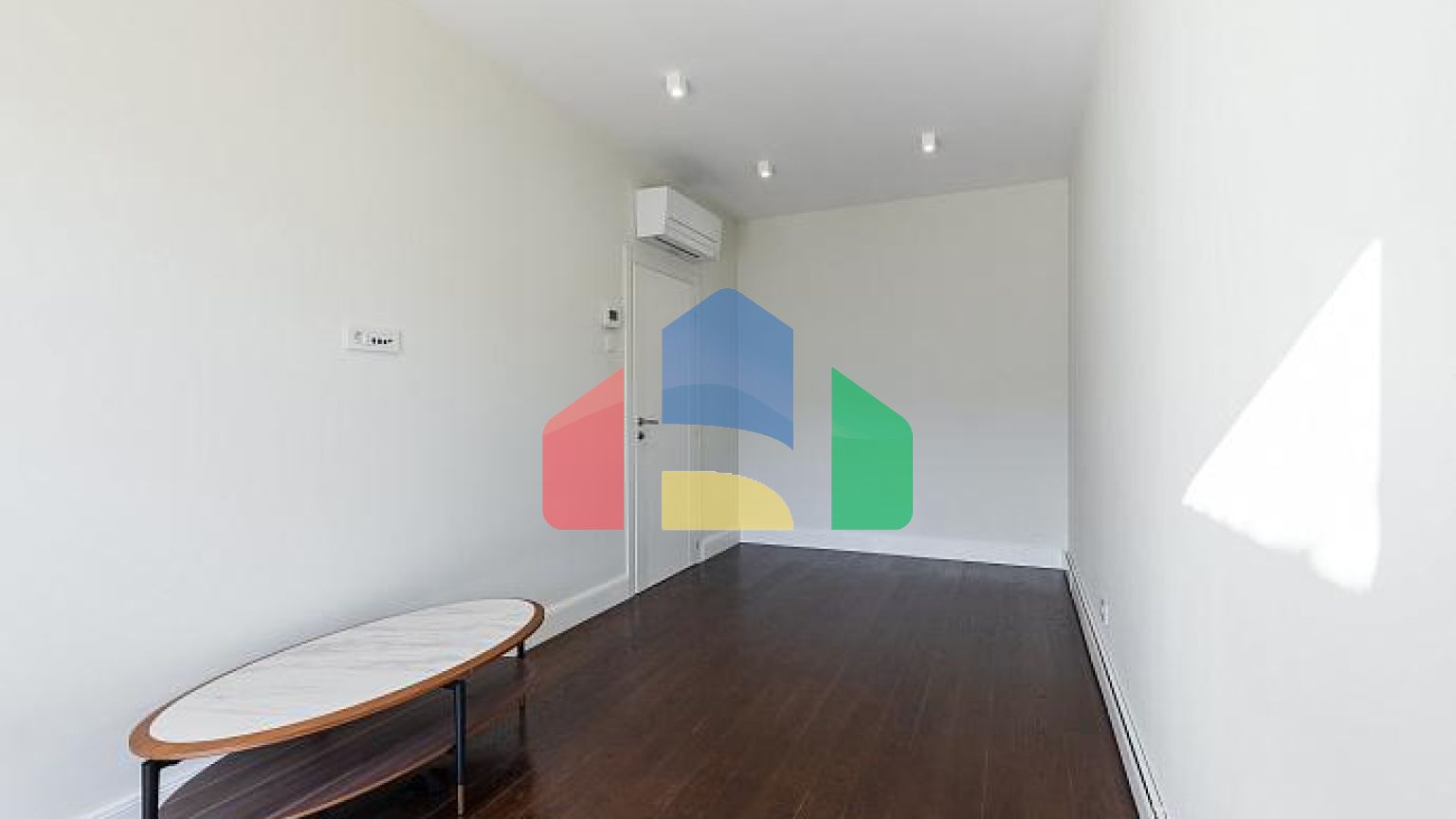 На продажу новые виллы в комплексе с видом на Боко-Которский залив