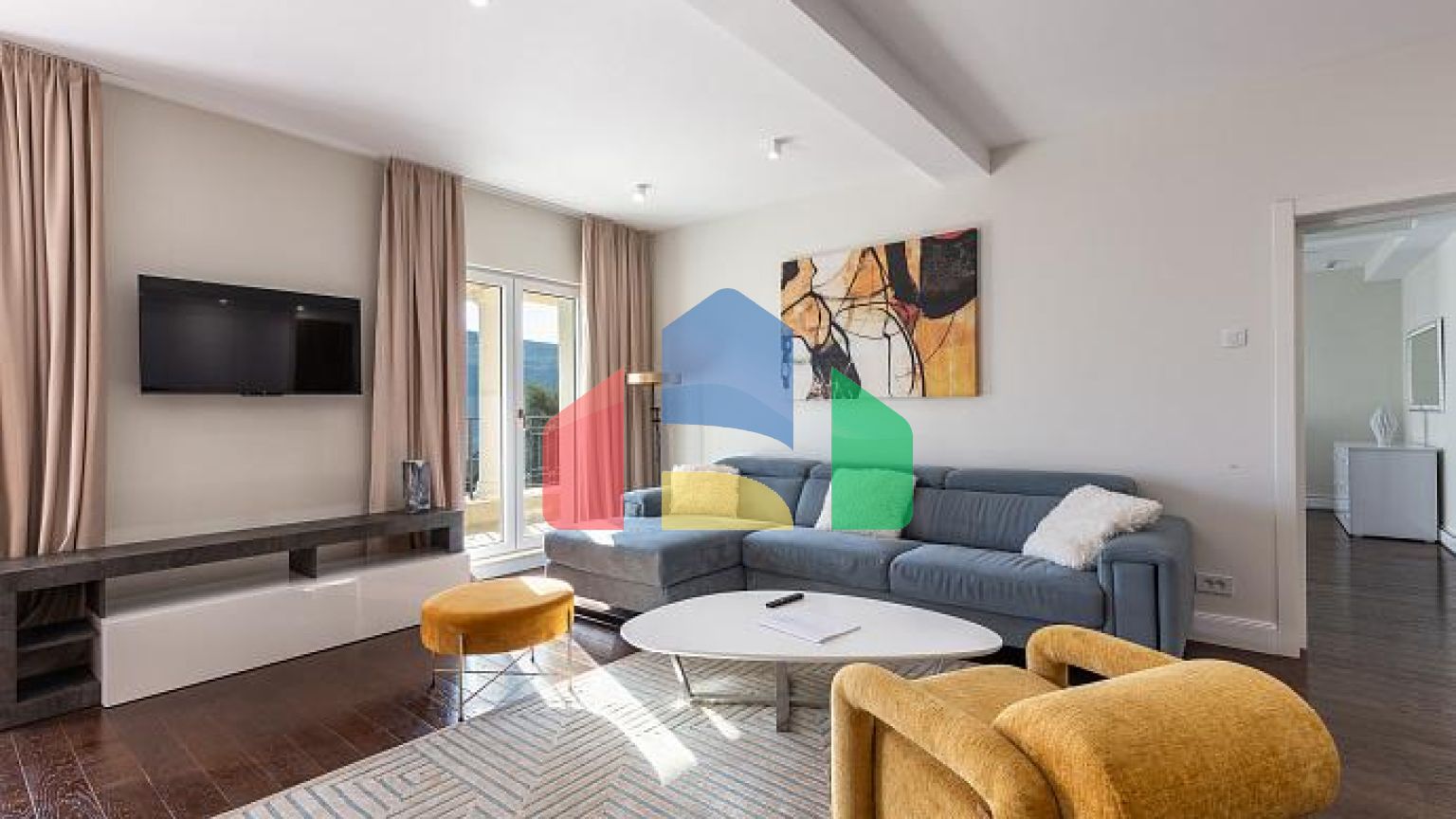 На продажу новые виллы в комплексе с видом на Боко-Которский залив