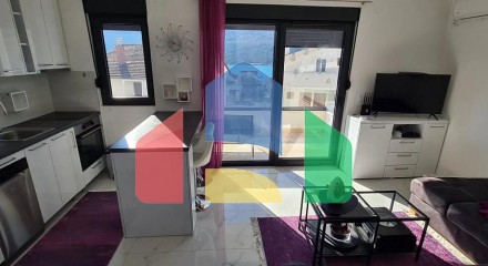 Трехкомнатная квартира с видом на море в Дженовичи
