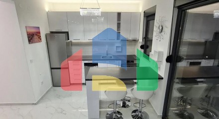 Трехкомнатная квартира с видом на море в Дженовичи