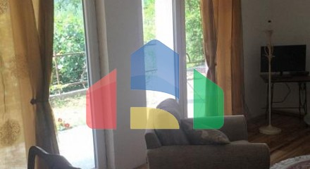 Дом с небольшим садом в Дженовичи