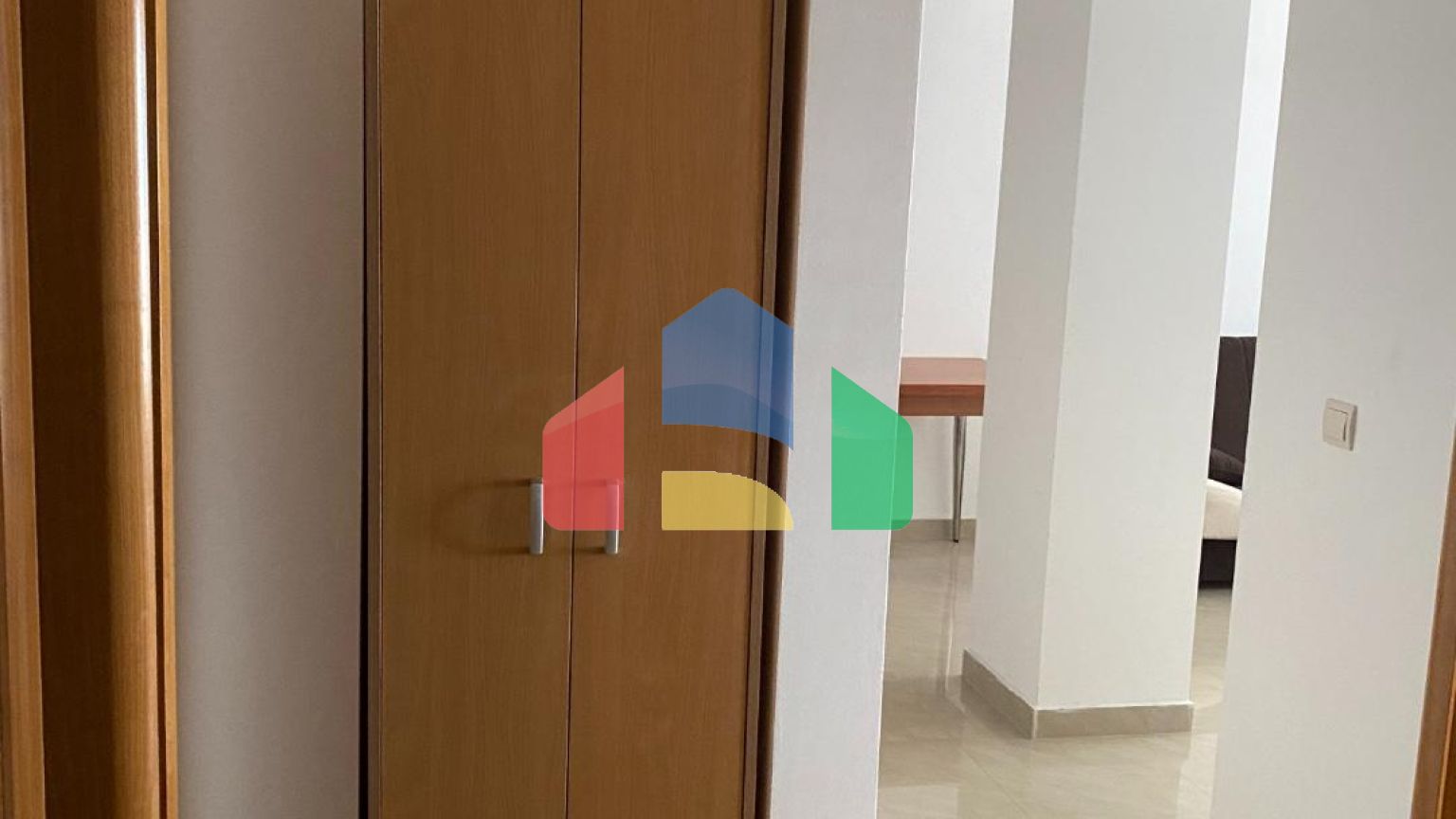 Апарт-отель в Игало, недалеко от института Симо Милошевича.