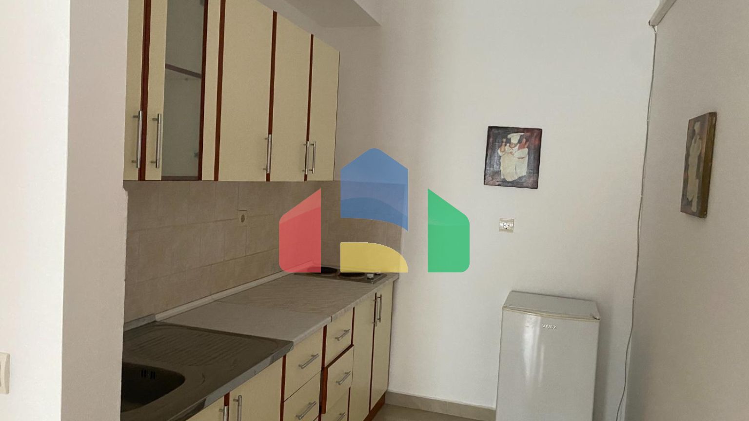 Апарт-отель в Игало, недалеко от института Симо Милошевича.