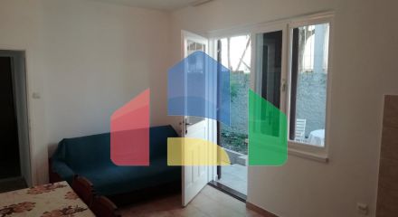 One-bedroom apartment in a small apartment building in Igalo district, Herceg Novi.