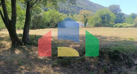 Продается участок в поселке Суторина