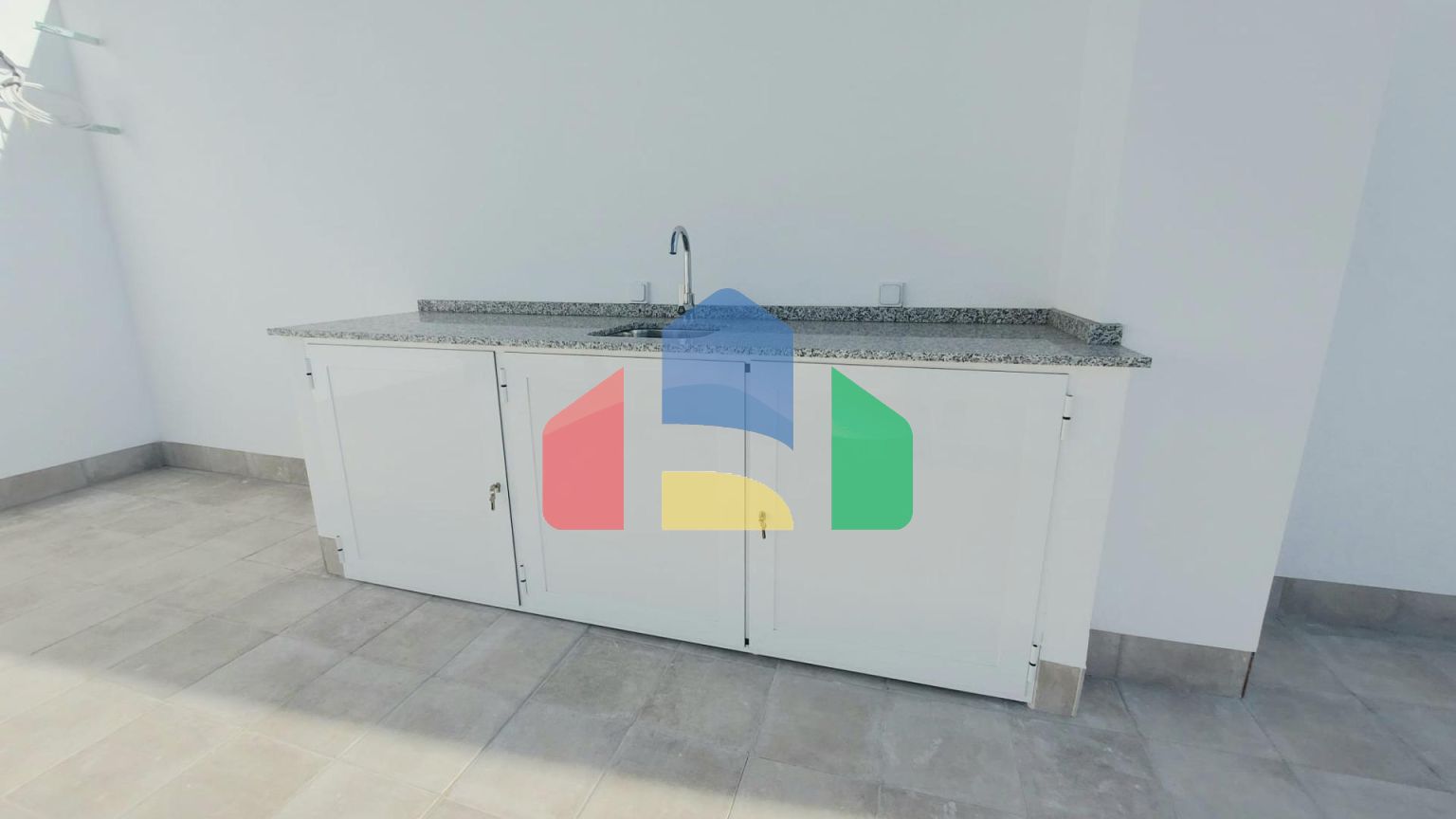 НОВЫЕ ОТДЕЛЬНО СТОЯЩИЕ ВИЛЛЫ В РОЛДАНЕ